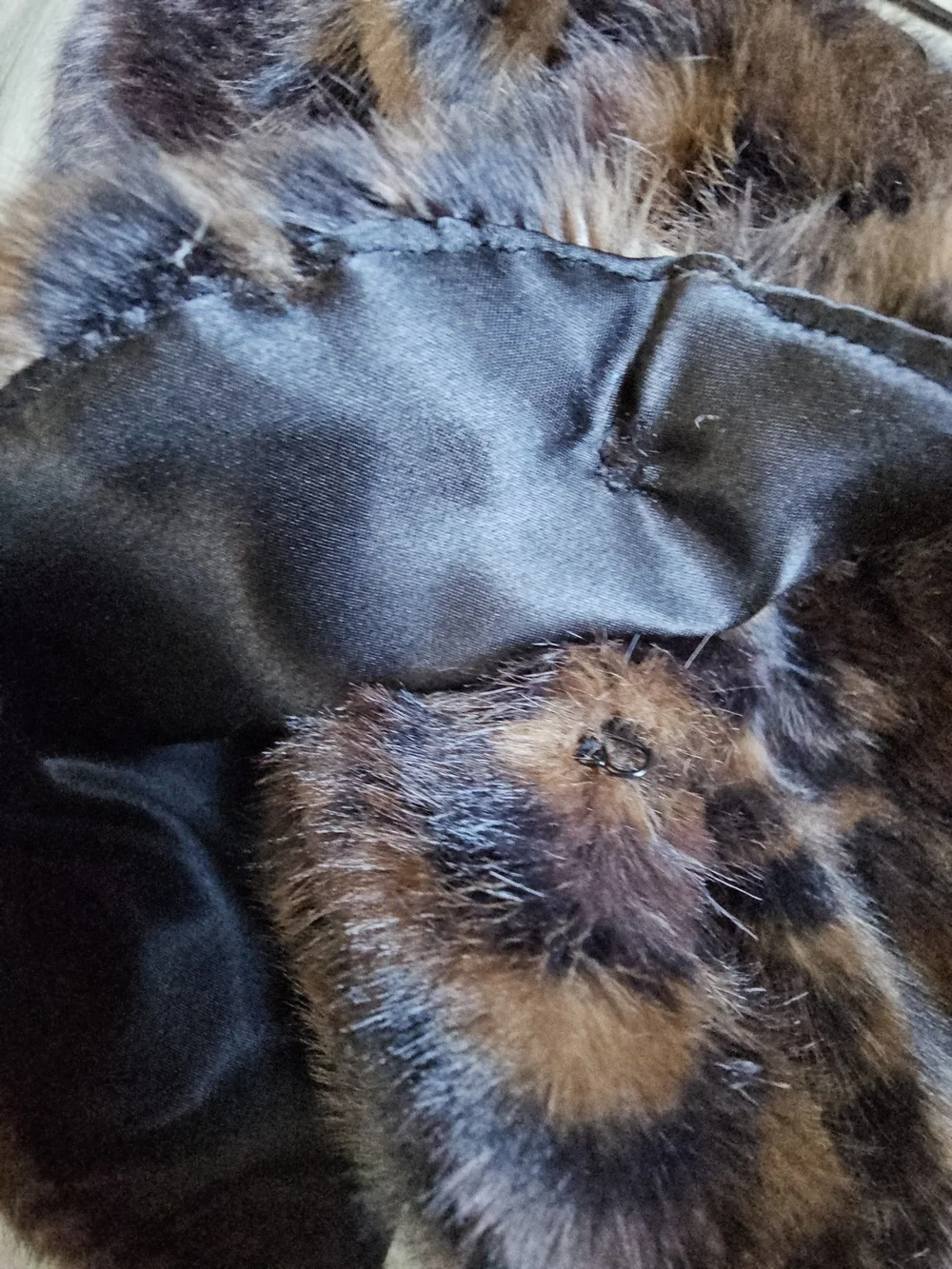 NWT Danny & Nicole Leopard Faux Fur Wrap Capelet XL - Read Details